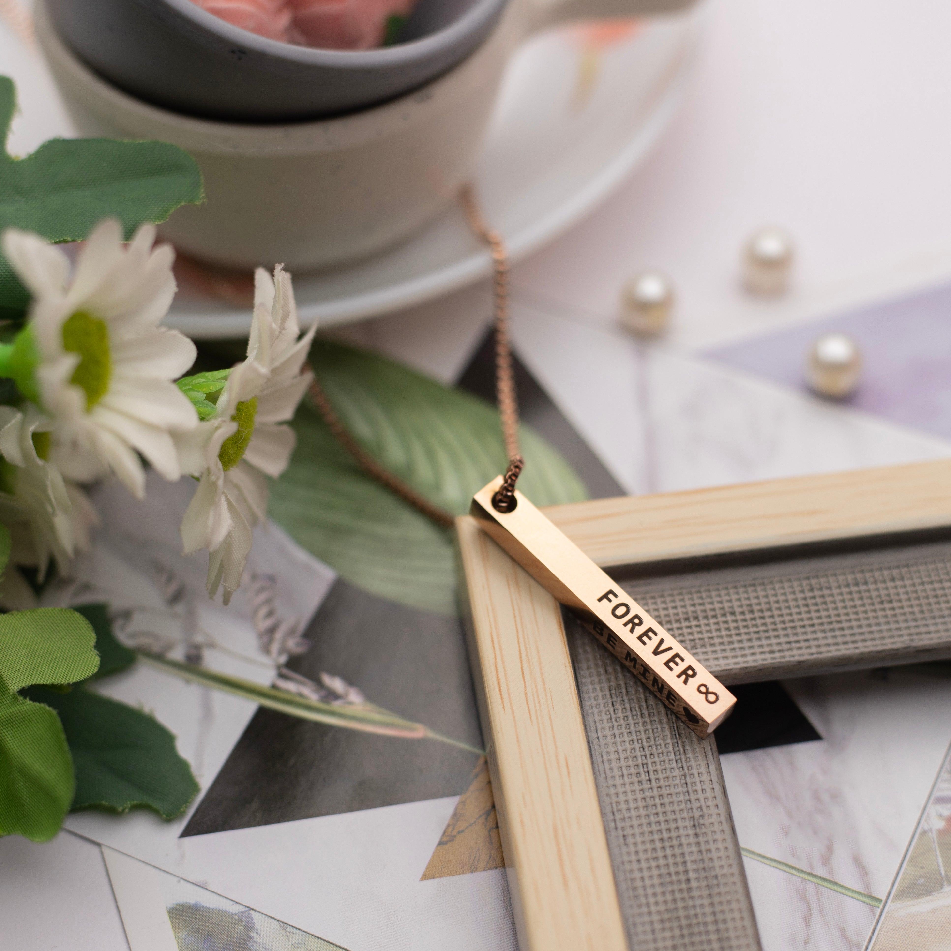 Engraved Name 3D Bar - Rose Gold - Xctasy