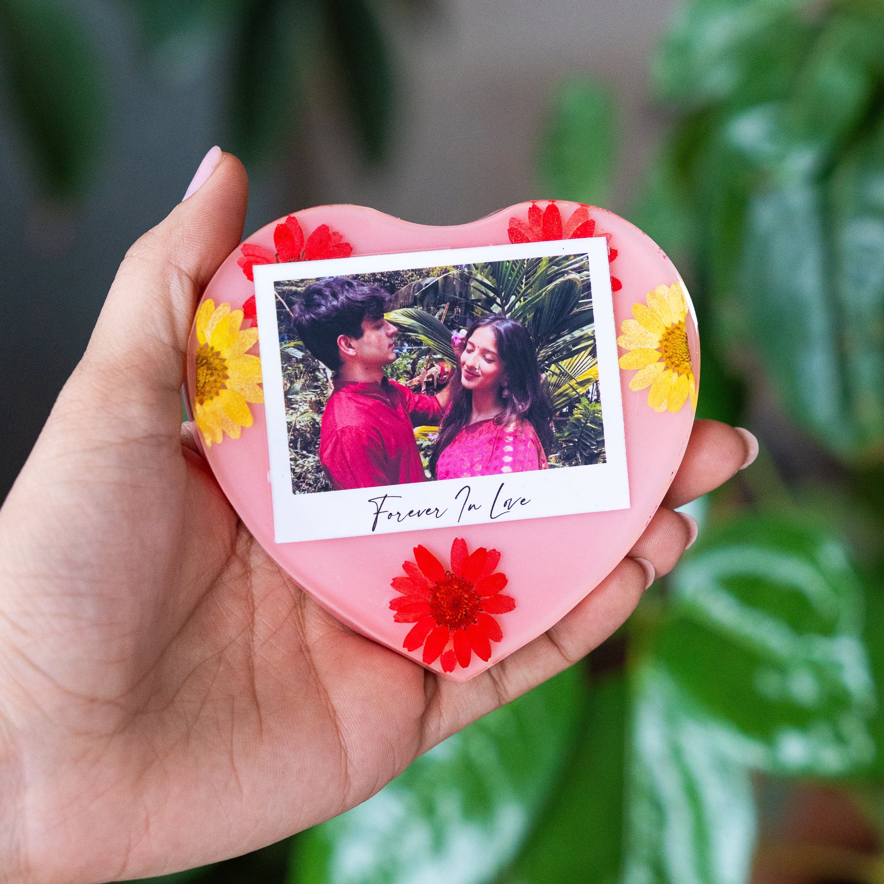 Photo Heart Resin With Stand