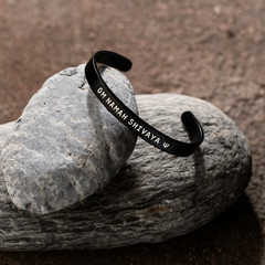 Om Namah Shivaya Bracelet - Black