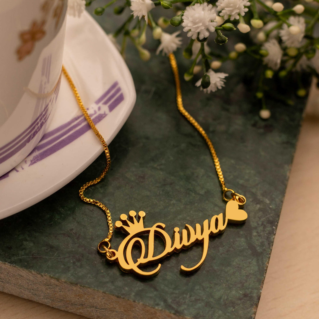 Candlescript Crown & Heart Style Name Necklace - Gold - Xctasy