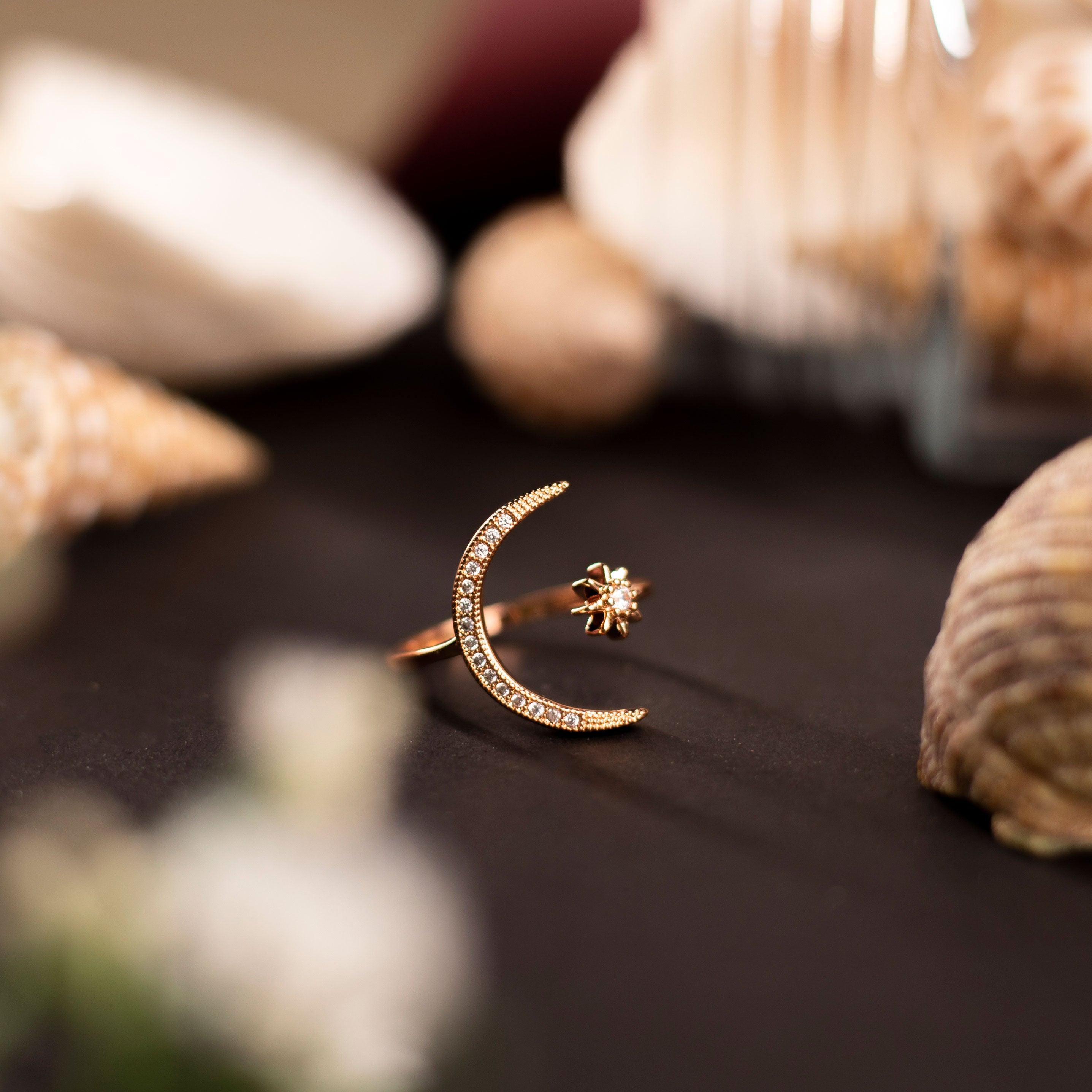 Crescent Moon Star Rose Gold Ring - Xctasy