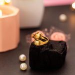 Load image into Gallery viewer, Love Hugging Gold Ring