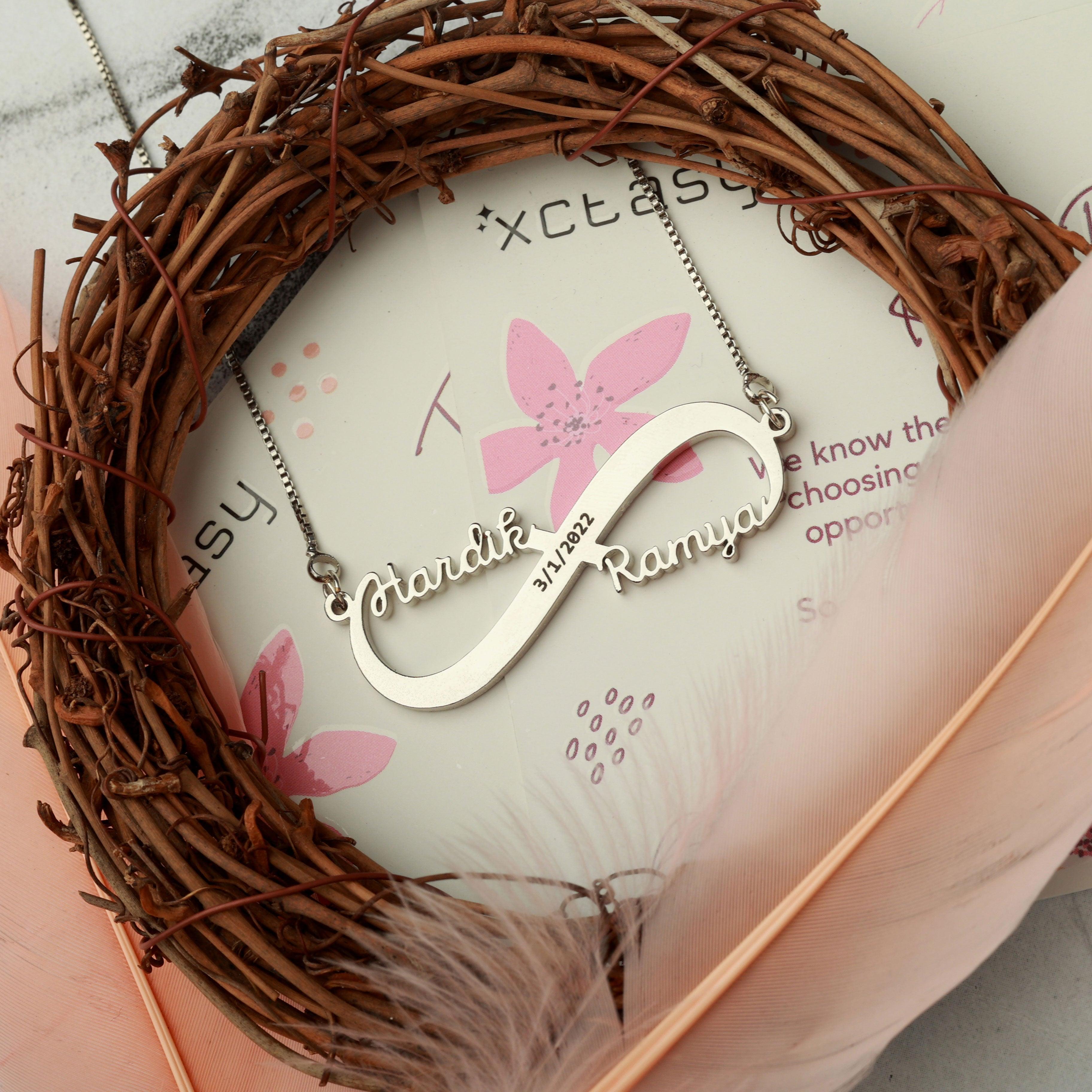 Infinity Style With Engraving Couple Name Necklace - Silver - Xctasy