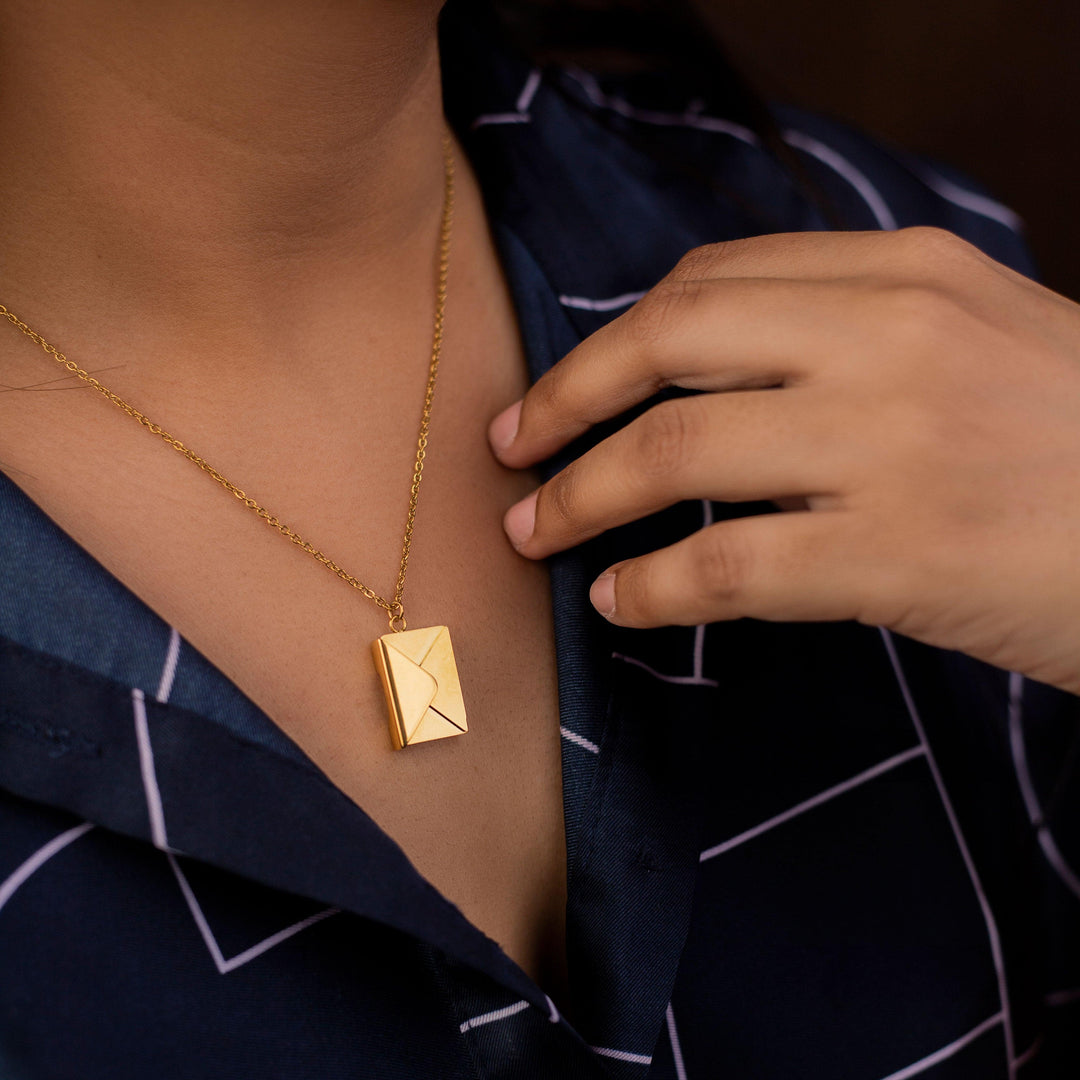 Secret Message Necklace – Gold - Xctasy